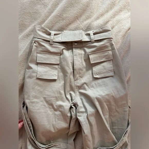 Maniere De Voir Cream Trousers with Architectural Seam Design - Picture 2 of 9